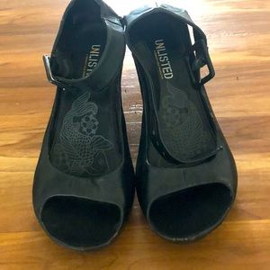 Women’s Size 6 1/2M Kenneth Cole Unlisted Mary Janes, very comfortable heels❣️